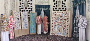 “Миллий либосларимиз ва каштачилик намуналари” номли кўргазма ташкиллаштирилди